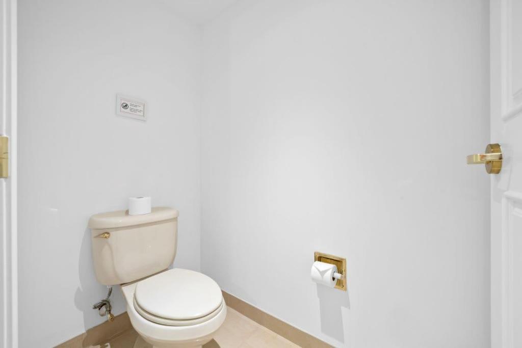 Cozysuites Two Modern On The Boardwalk Apartment *